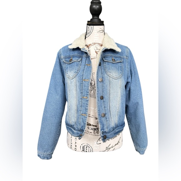 Between Us Jackets & Blazers - Sherpa Lined and Insulated Between Us Denim Jean Jacket size Medium